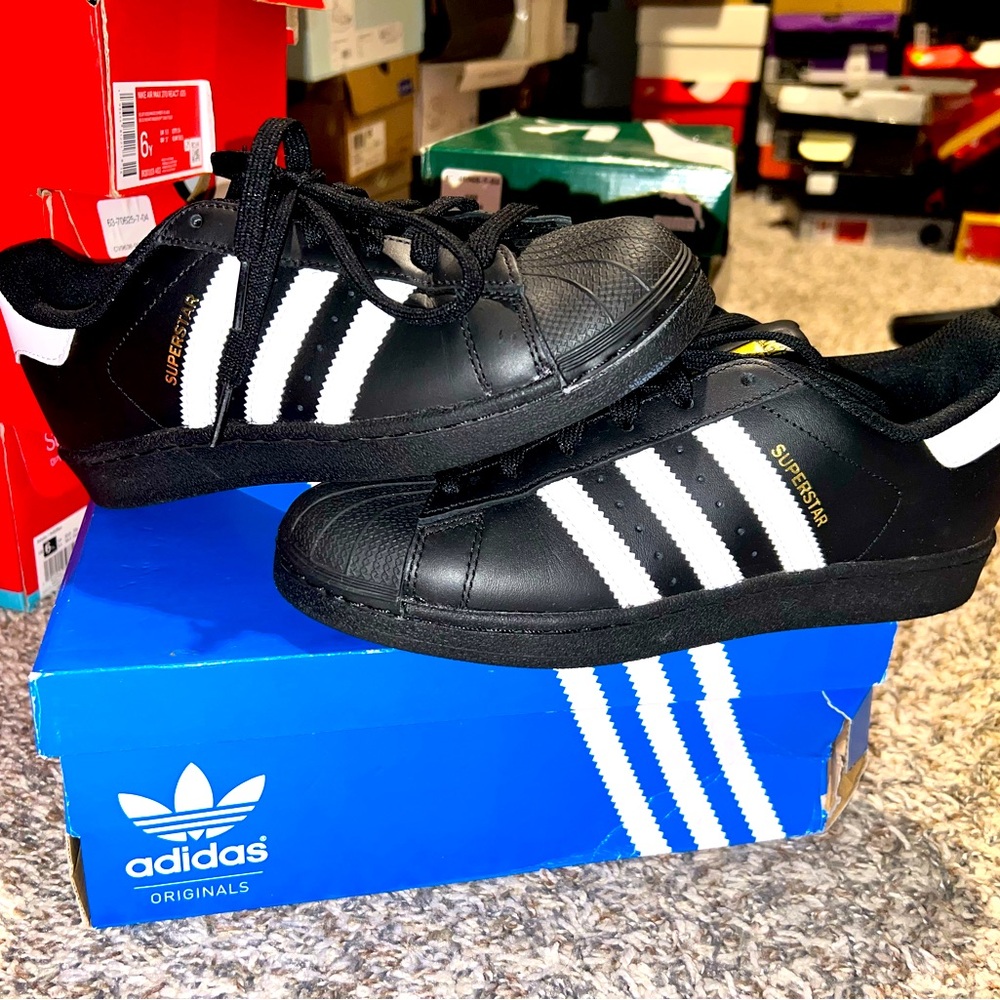 ADIDAS SUPERSTAR SHOES